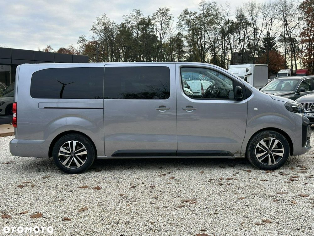 Peugeot Traveller - 9