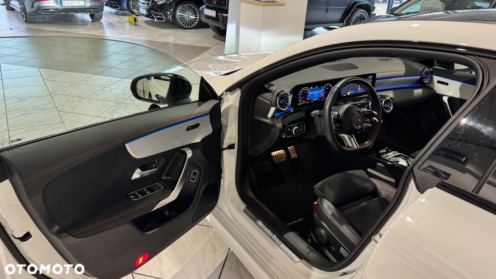 Mercedes-Benz CLA 200 AMG Line 7G-DCT - 12