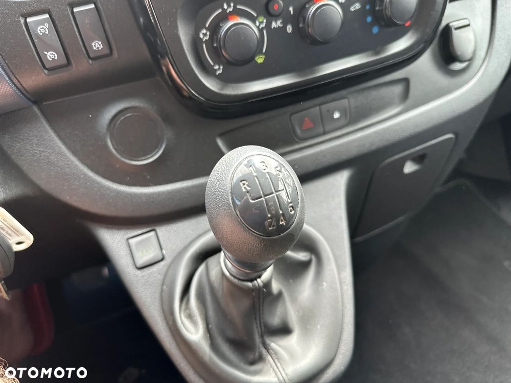 Opel VIVARO L2H1 / - 24