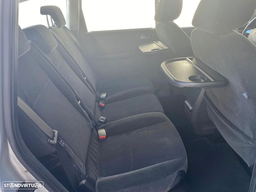 Ford Focus C-Max 1.6 TDCi Ghia - 12