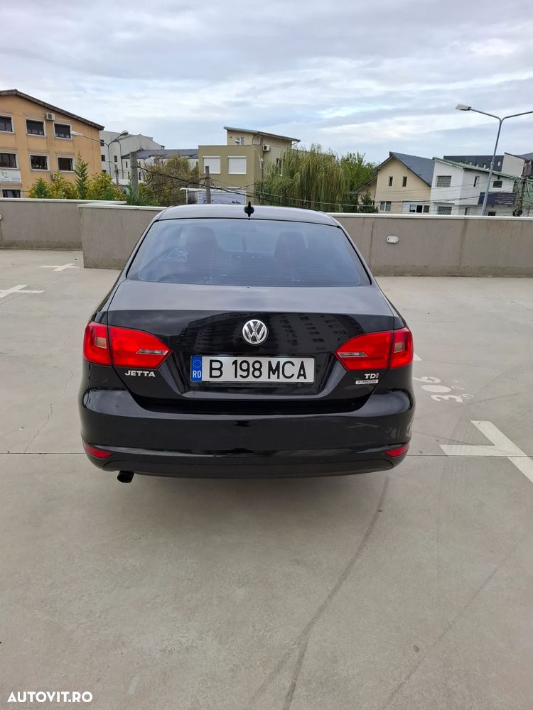 Volkswagen Jetta 1.6 TDI Blue Motion Technology Comfortline - 2