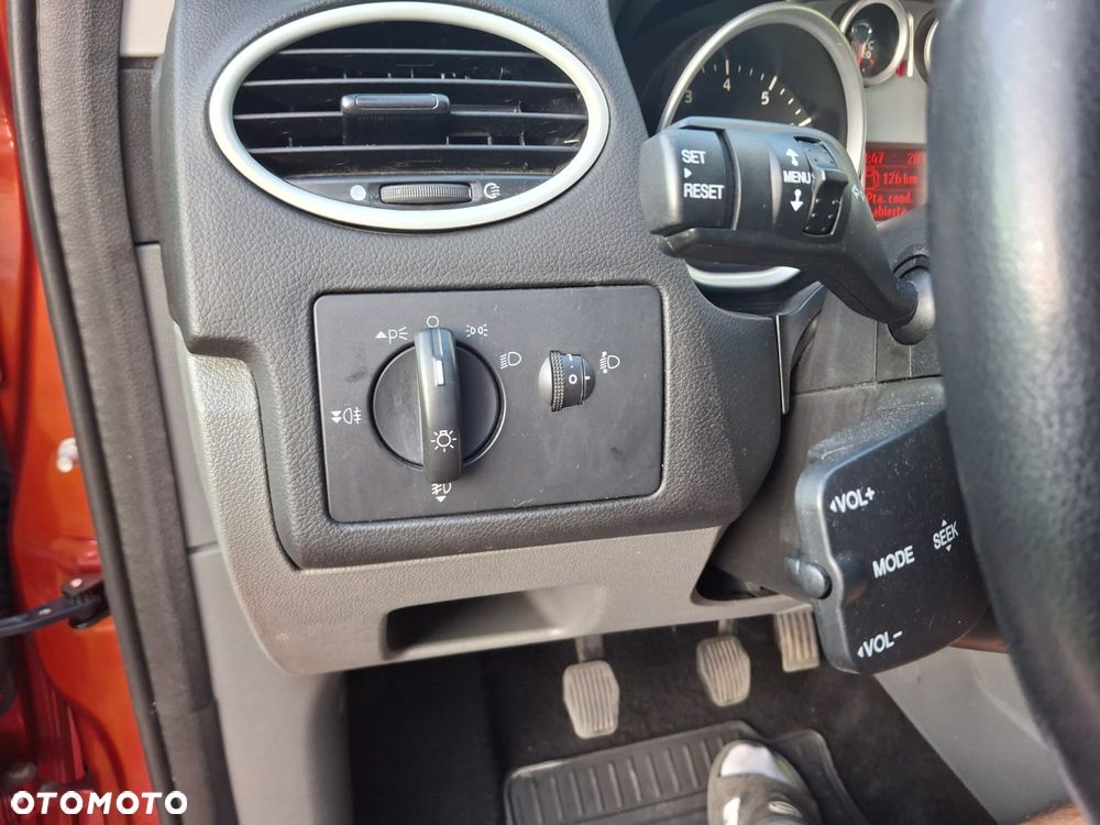 Ford Focus 1.6 16V Connection - 27