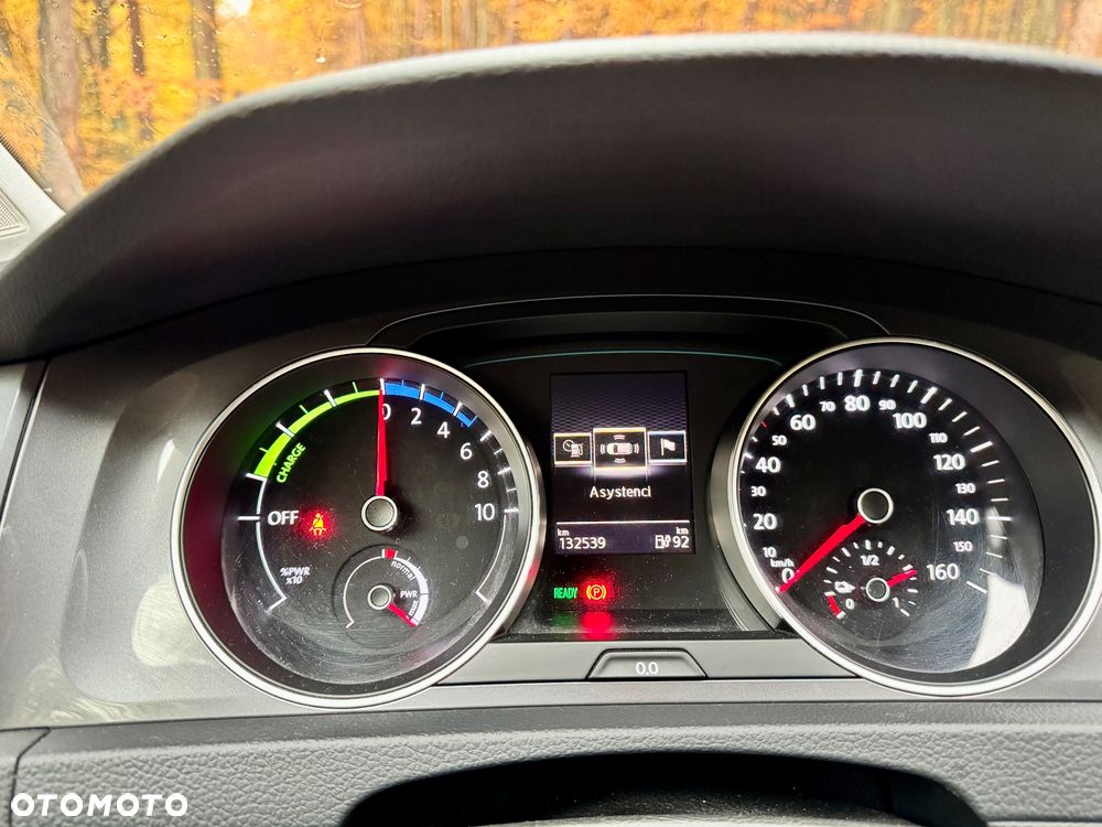 Volkswagen Golf e-Golf - 11