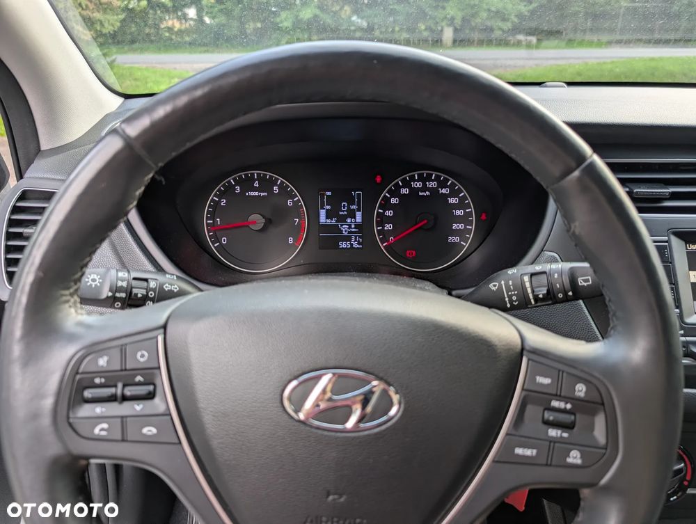 Hyundai i20 - 10