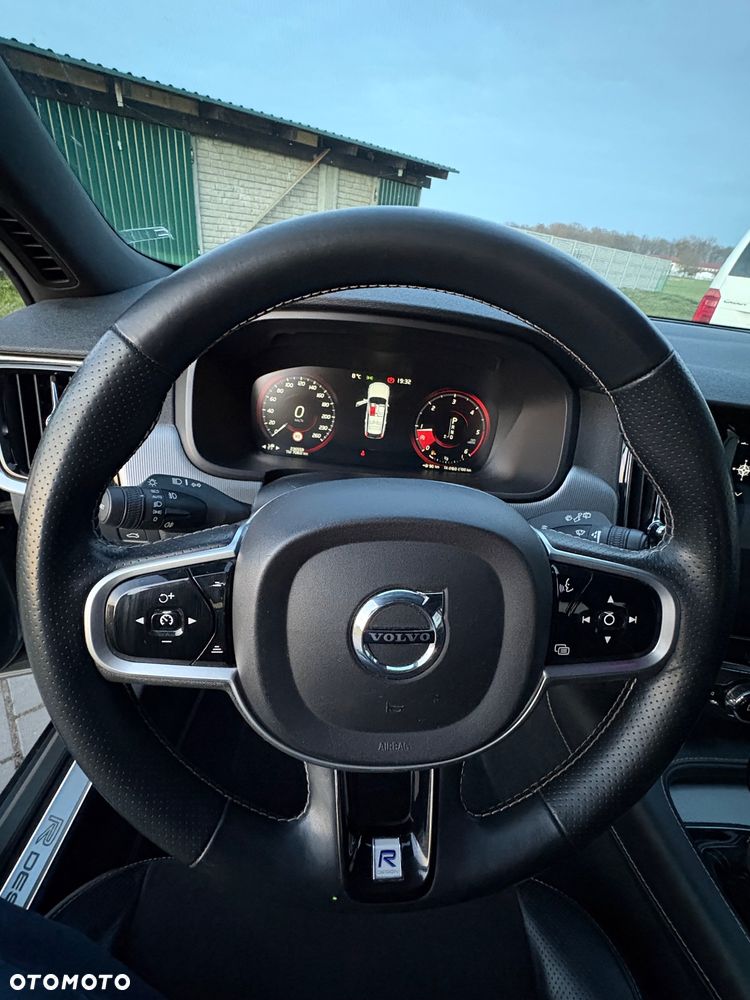 Volvo V90 D4 AWD Geartronic R Design - 21