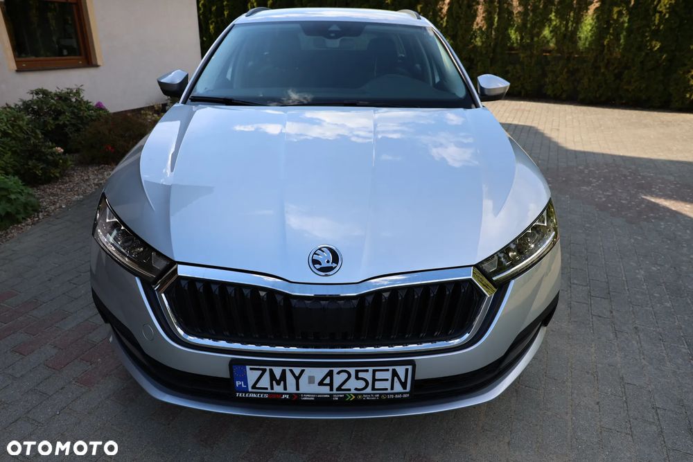 Skoda Octavia 2.0 TDI DSG Edition - 3