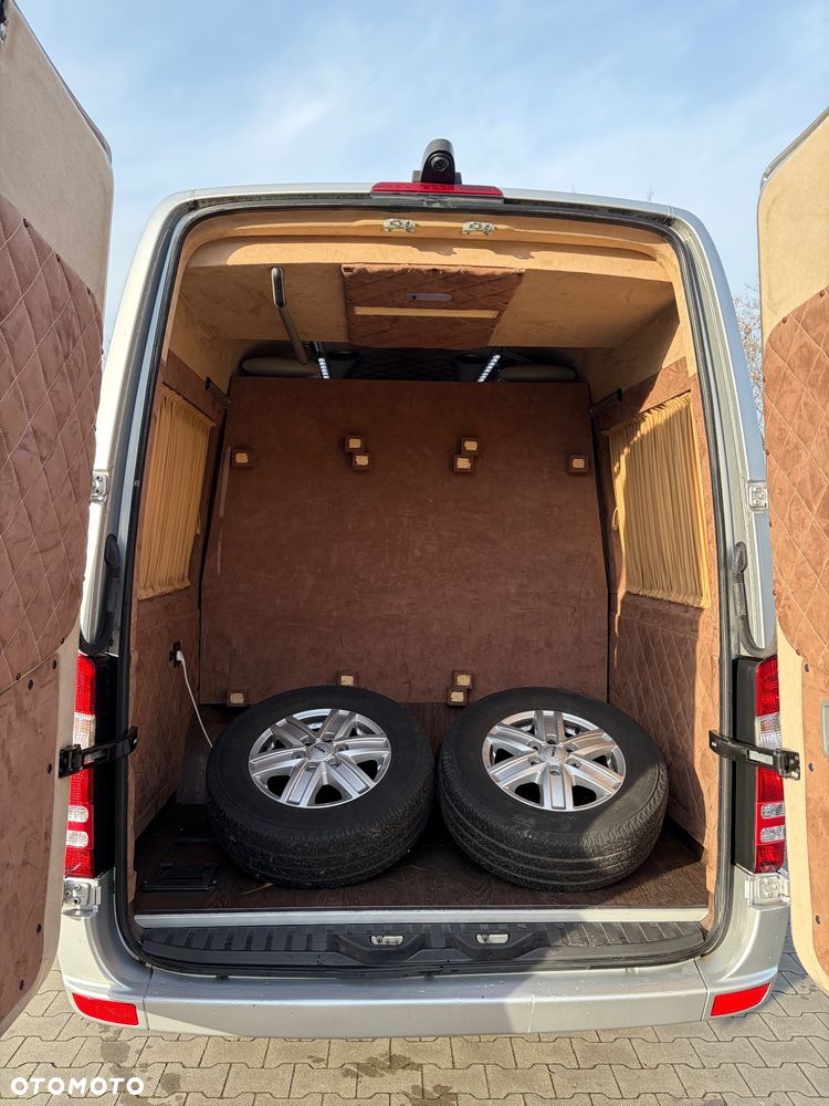 Mercedes-Benz Sprinter - 16