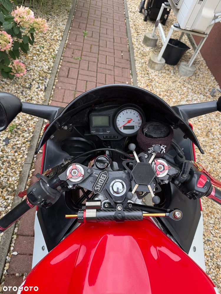 Yamaha R6 - 10