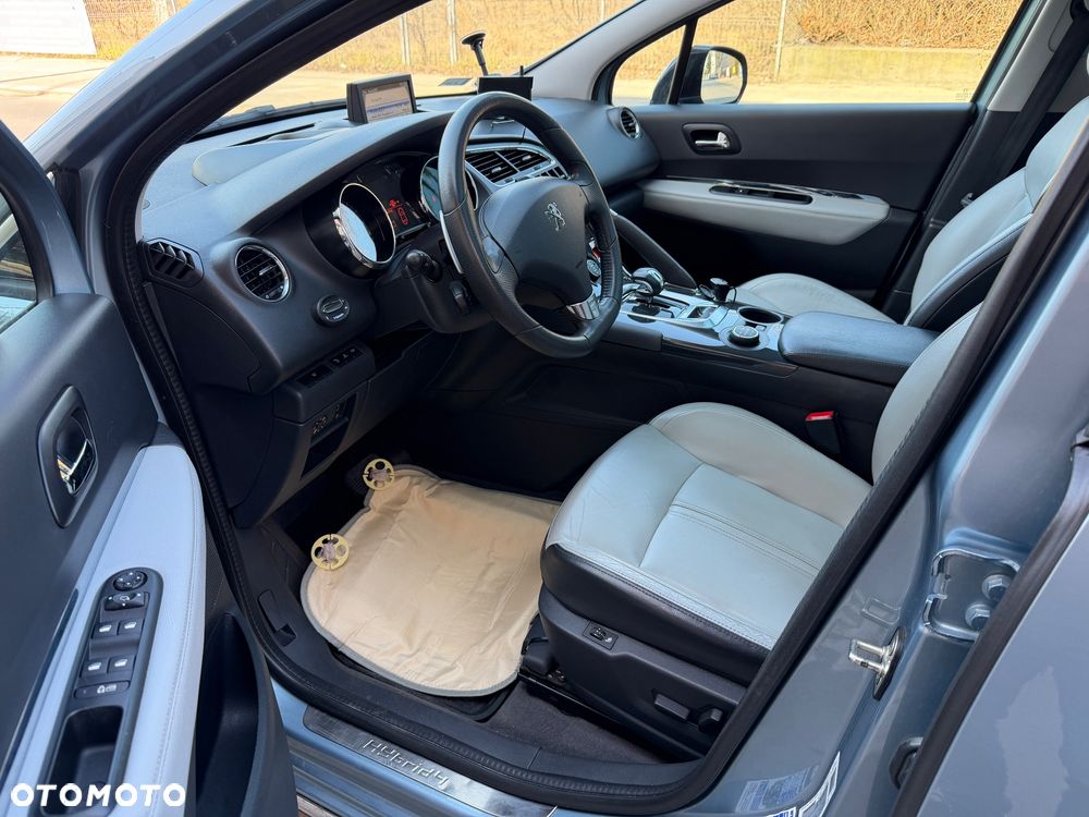 Peugeot 3008 Hybrid4 - 23