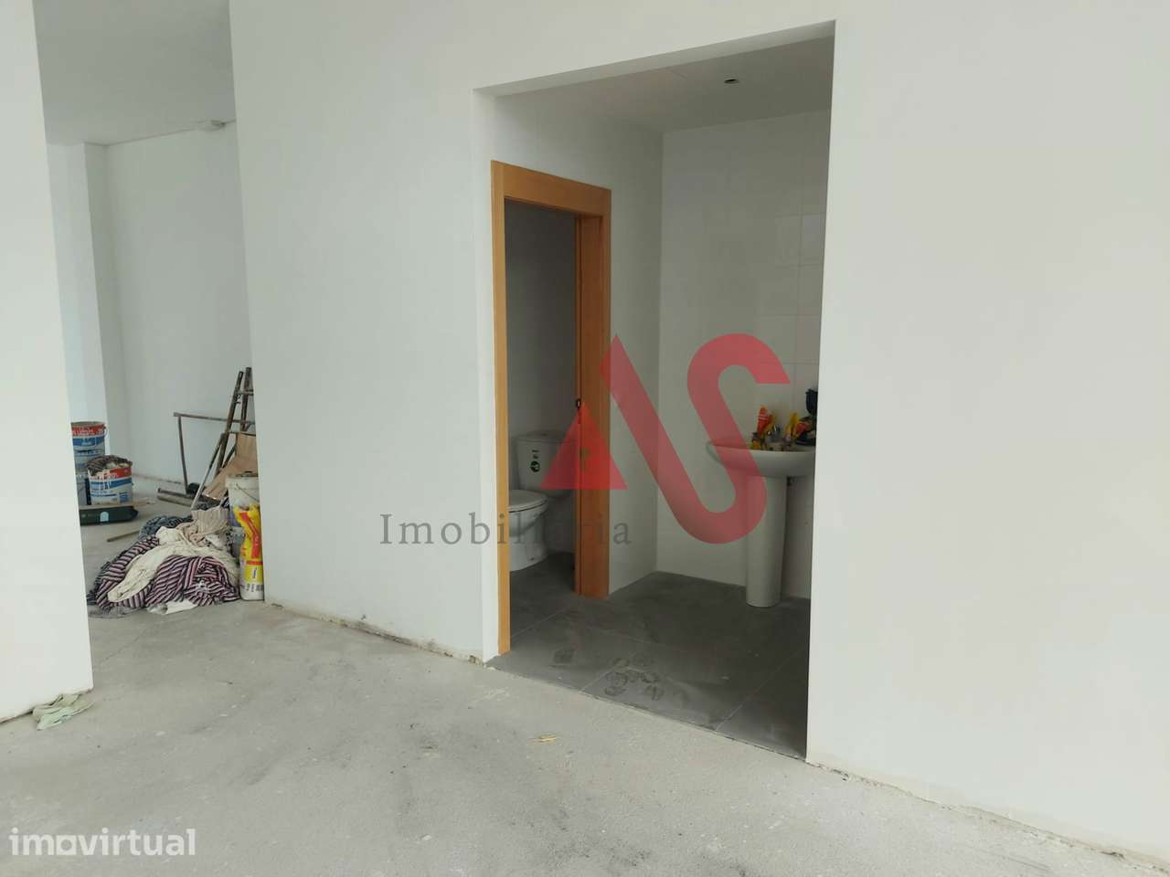 Loja nova com 141 m2 em Landim, Vila Nova de Famalicão - Grande imagem: 4/4