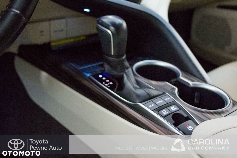 Toyota Camry - 7
