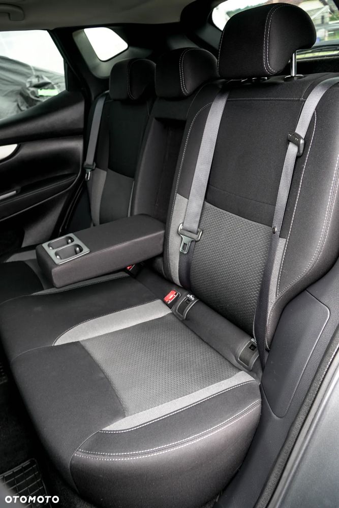 Nissan Qashqai 1.2 DIG-T Tekna EU6 - 18