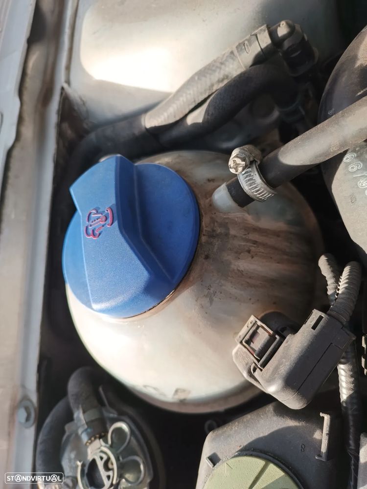 VW Bora 1.9 TDi Highline - 10