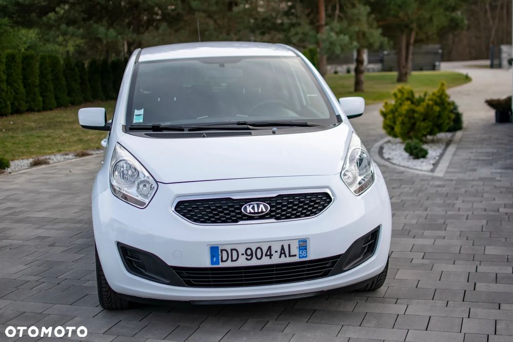 Kia Venga - 10