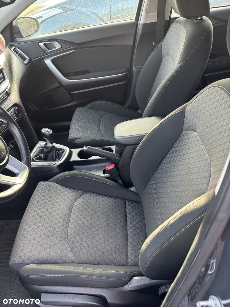 Kia Ceed 1.4 T-GDI M - 10