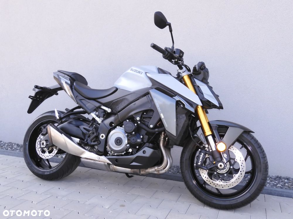Suzuki GSX 1000 - 20
