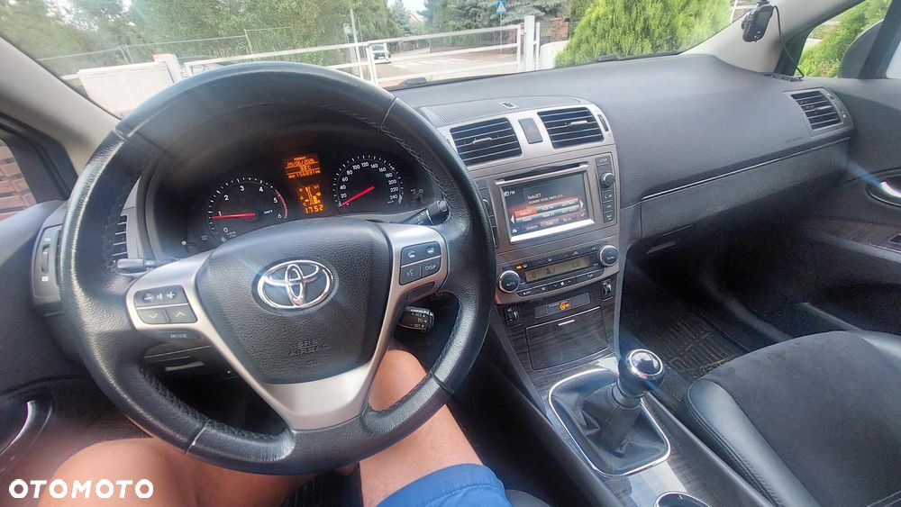Toyota Avensis 2.0 D-4D Premium - 7