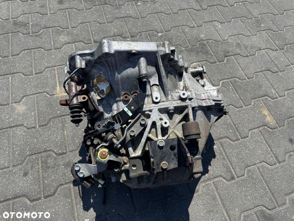 SKRZYNIA BIEGÓW 2.0 D4D TOYOTA AVENSIS T27 2011
