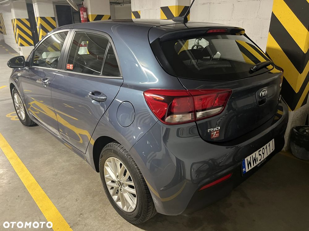 Kia Rio 1.2 L - 3