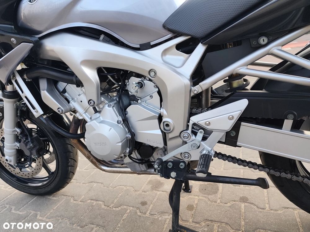 Yamaha FZ6 - 17
