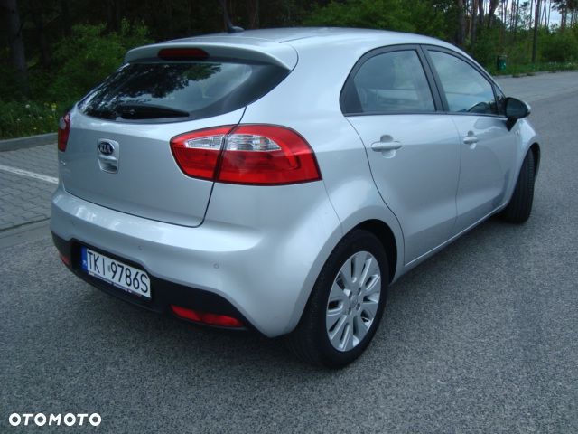 Kia Rio - 14