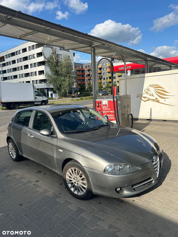 Alfa Romeo 147 1.6 Twin Spark Distinctive - 1