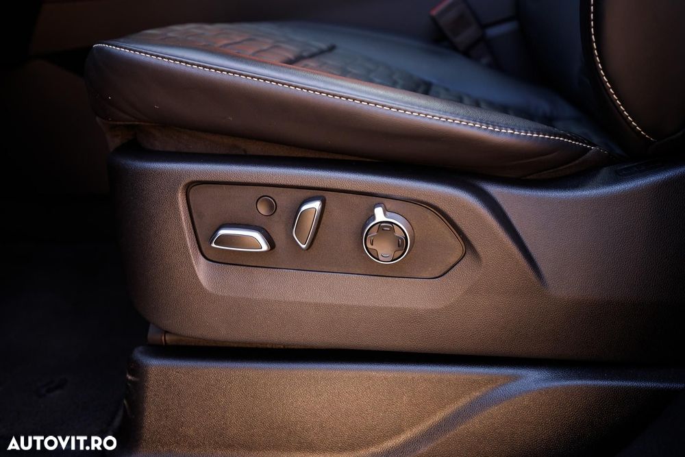 Cadillac Escalade - 11