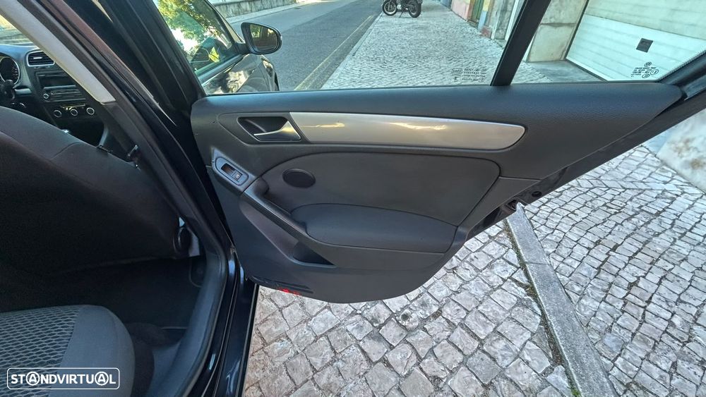 VW Golf 1.6 TDI Confortline - 18