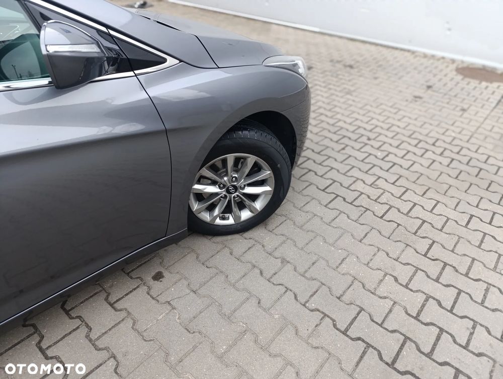 Hyundai i40 Kombi 1.7 CRDi DCT Trend - 15