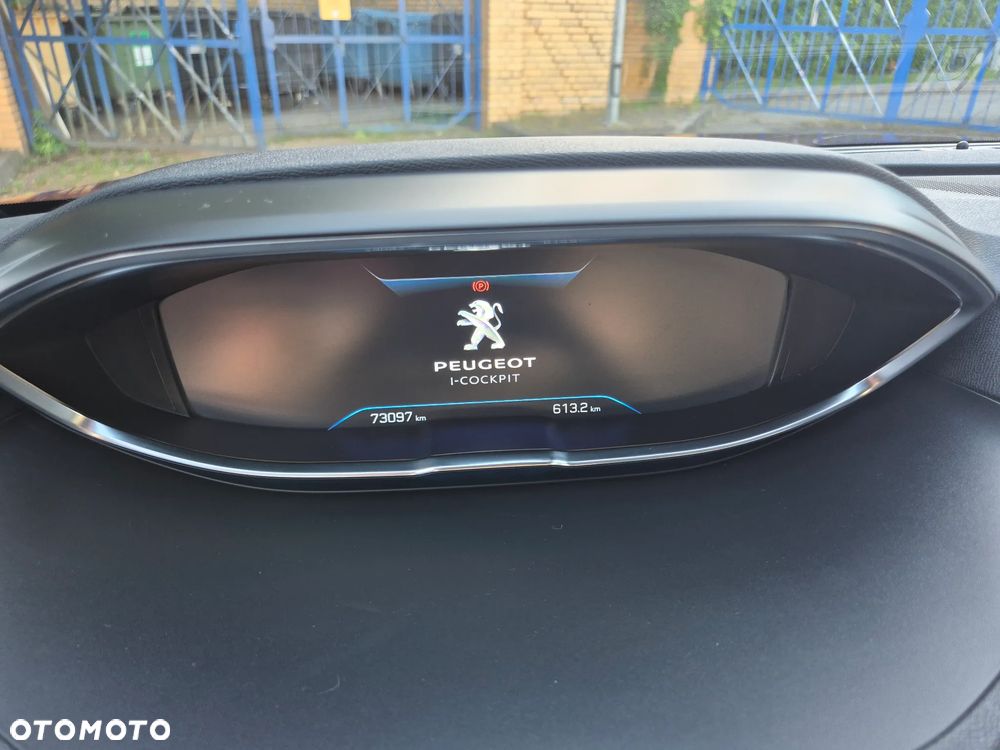 Peugeot 3008 1.2 PureTech GPF Allure S&S EAT8 - 11