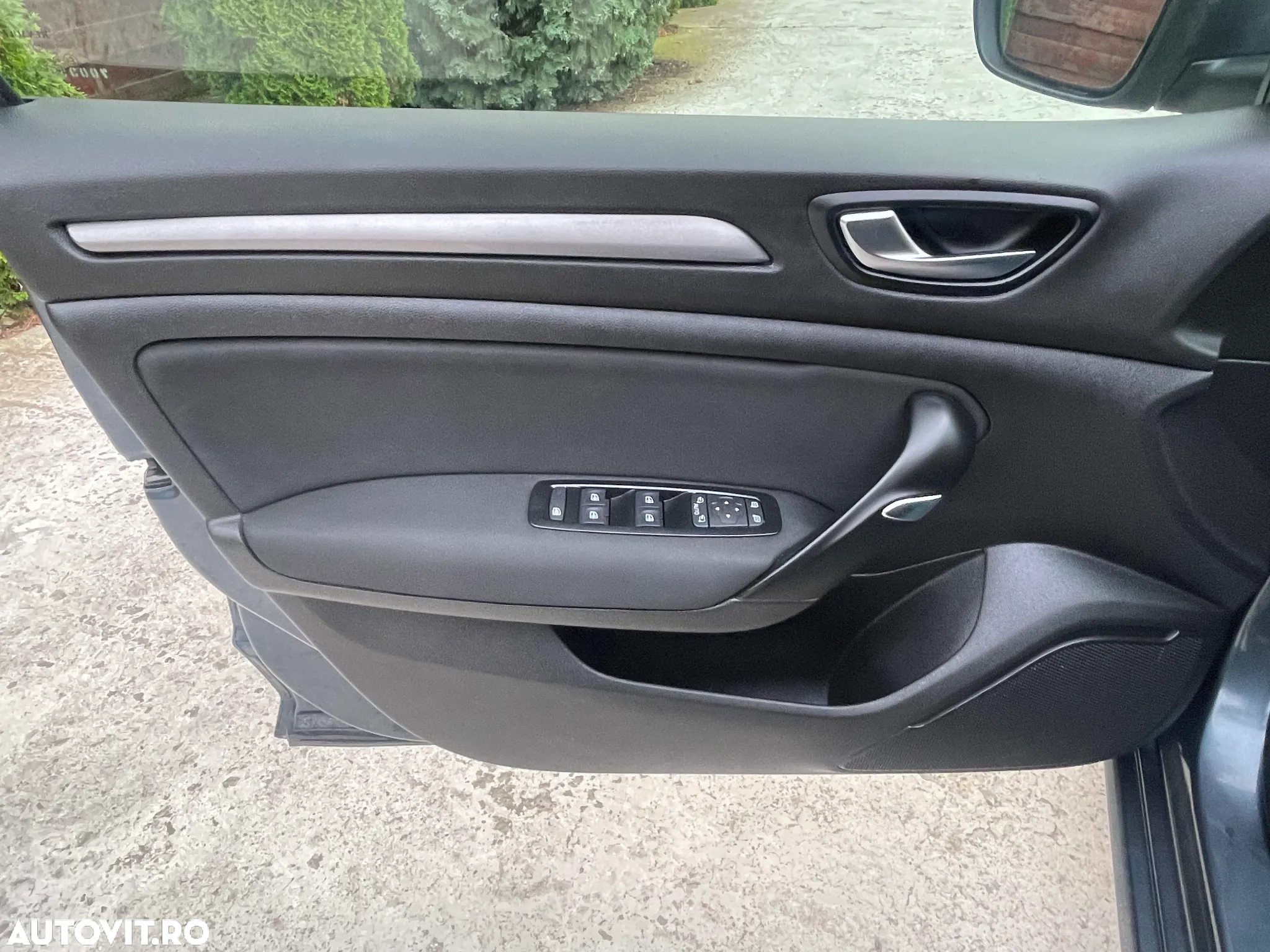 Renault Megane BLUE dCi 115 EDC INTENS - 23