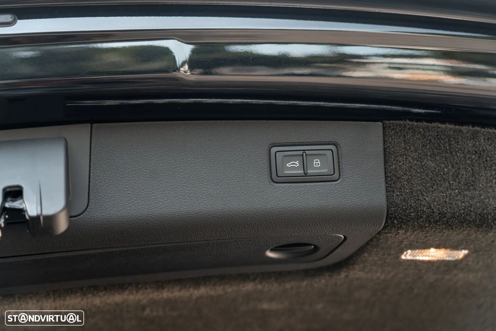 Bentley Bentayga V8 - 26