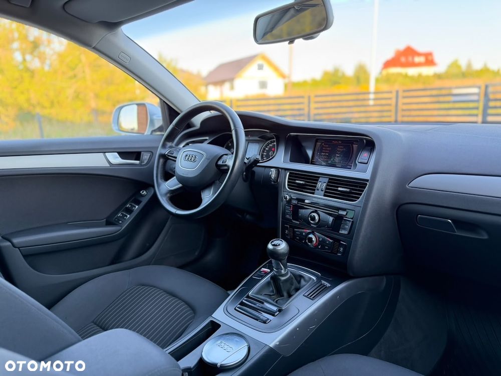 Audi A4 Avant 2.0 TDI DPF quattro S line Sportpaket - 2