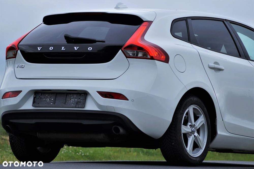 Volvo V40 - 16