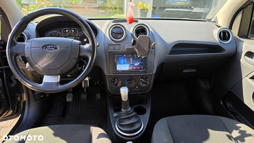 Ford Fiesta - 6