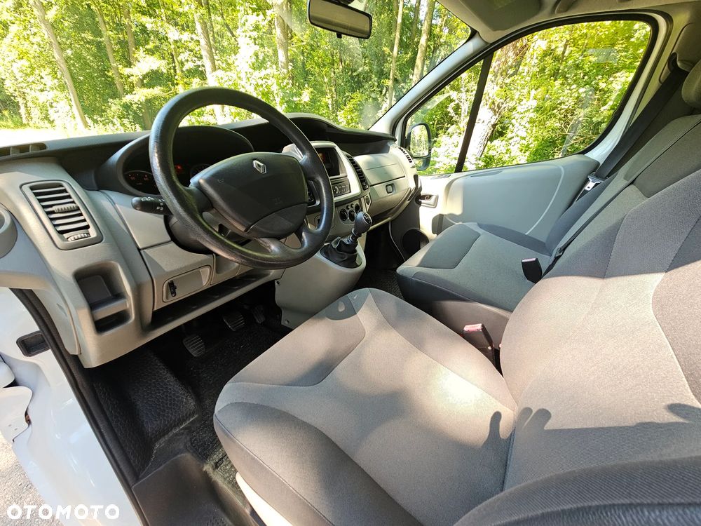 Renault Trafic Passenger Expression - 11