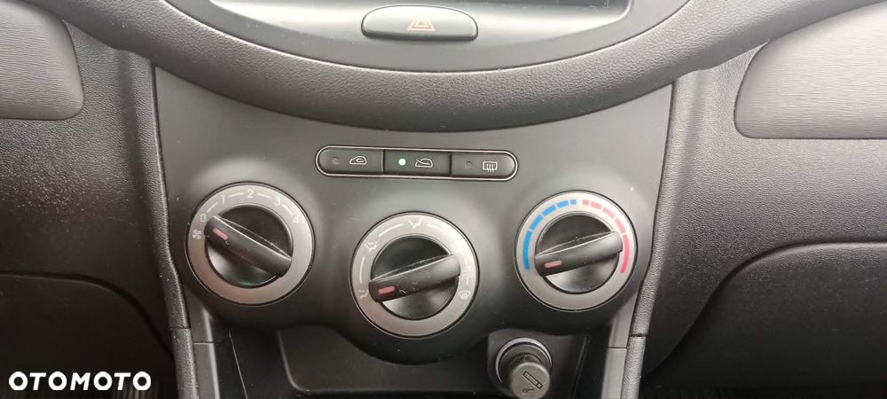 Hyundai i10 1.1 Base - 18