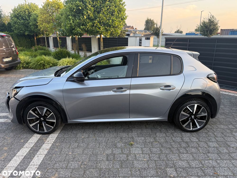 Peugeot 208 GT - 11