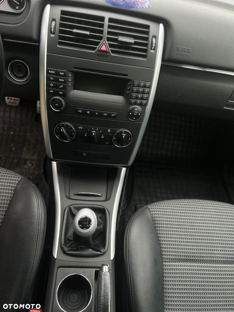 Mercedes-Benz Klasa B 200 Special Edition - 18