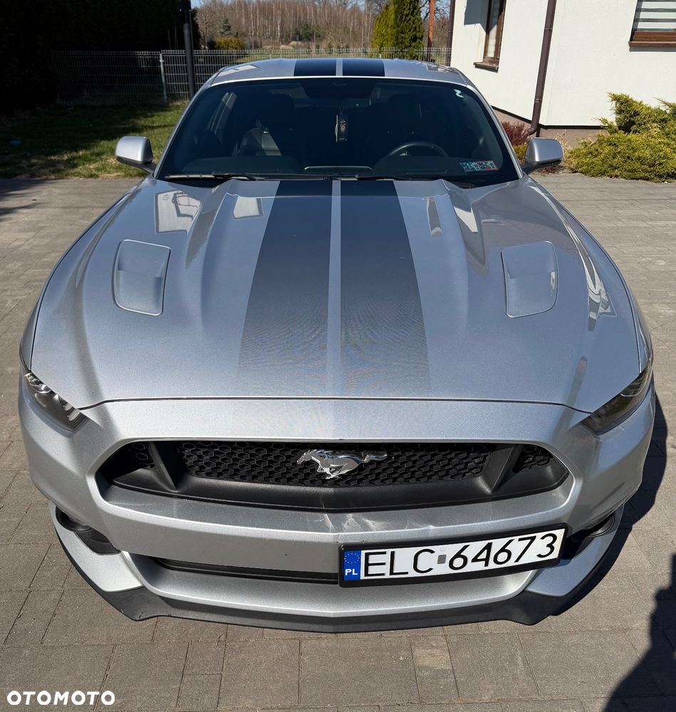 Ford Mustang 5.0 V8 GT - 4