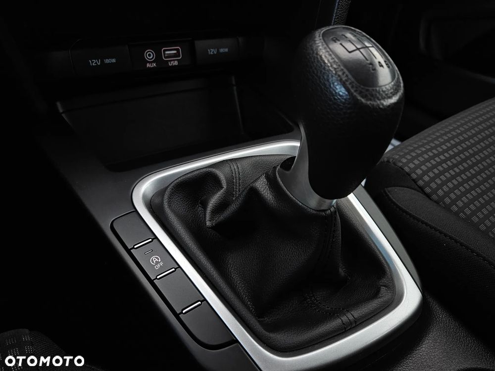 Kia Ceed - 34