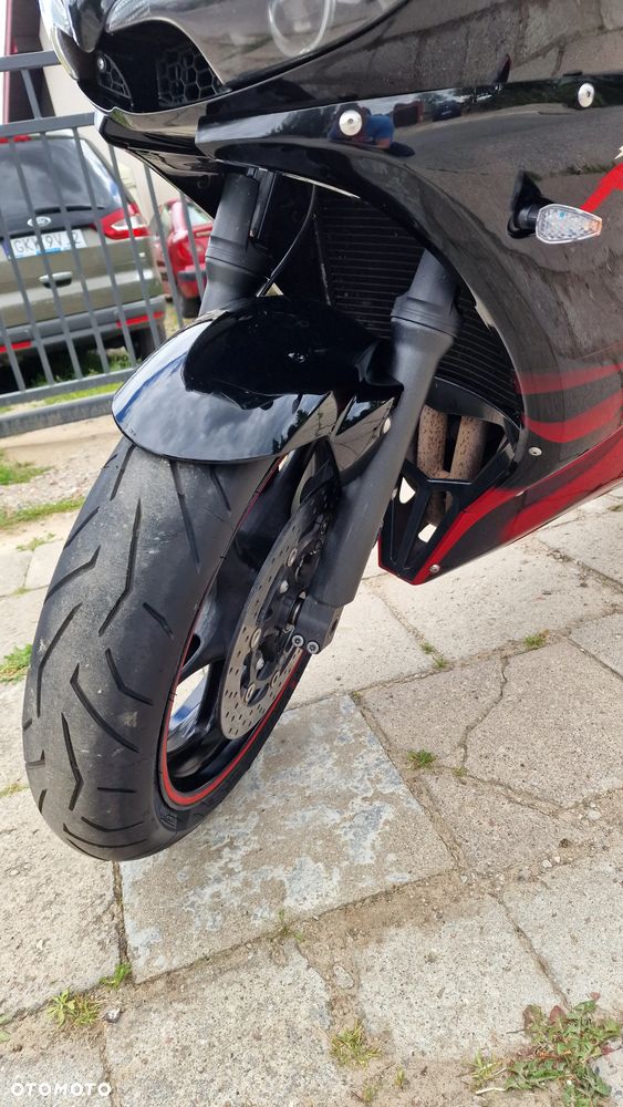 Yamaha R6 - 8