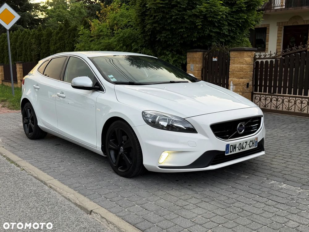 Volvo V40 D2 R Design - 1