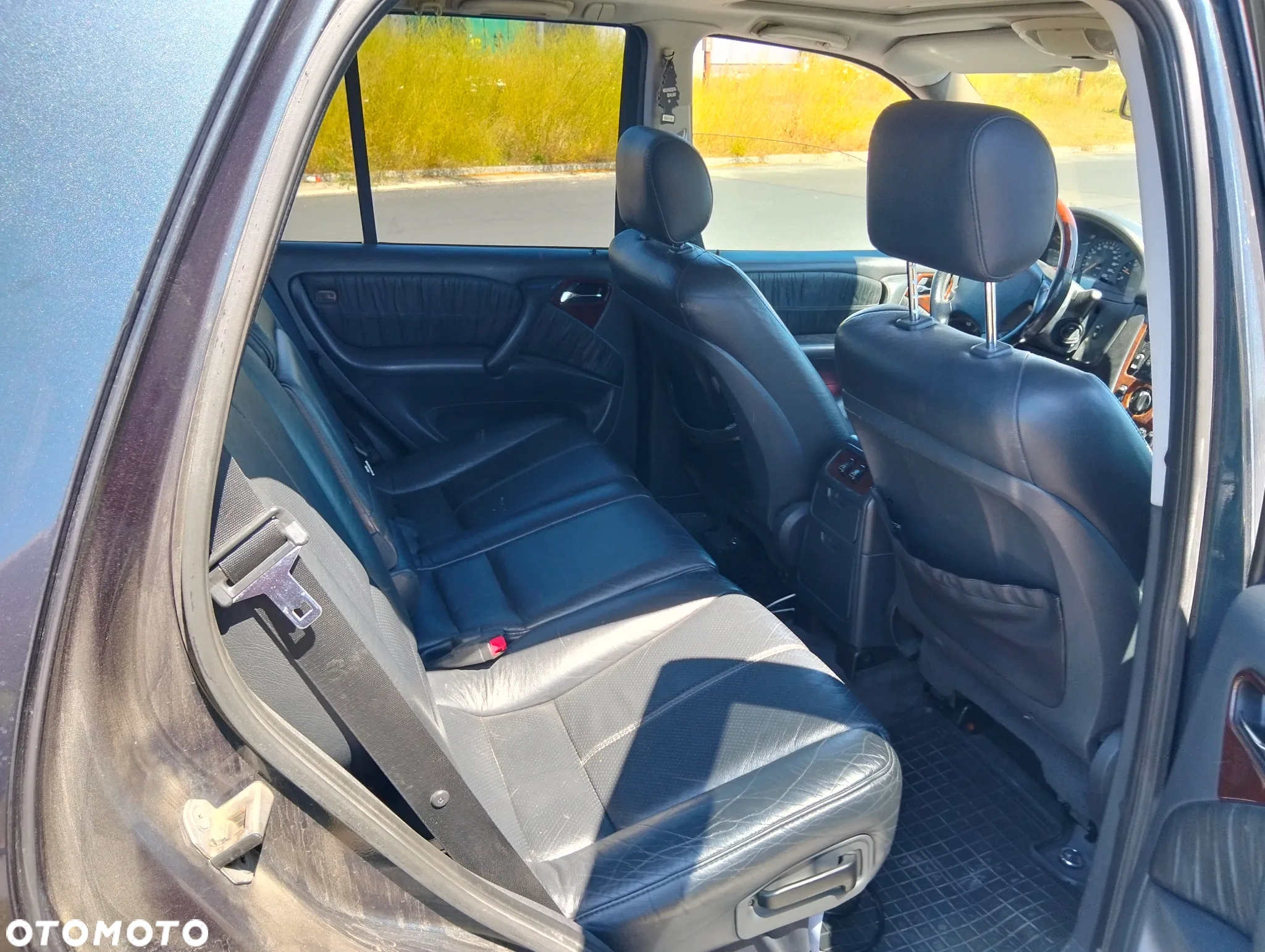 Mercedes-Benz ML - 12