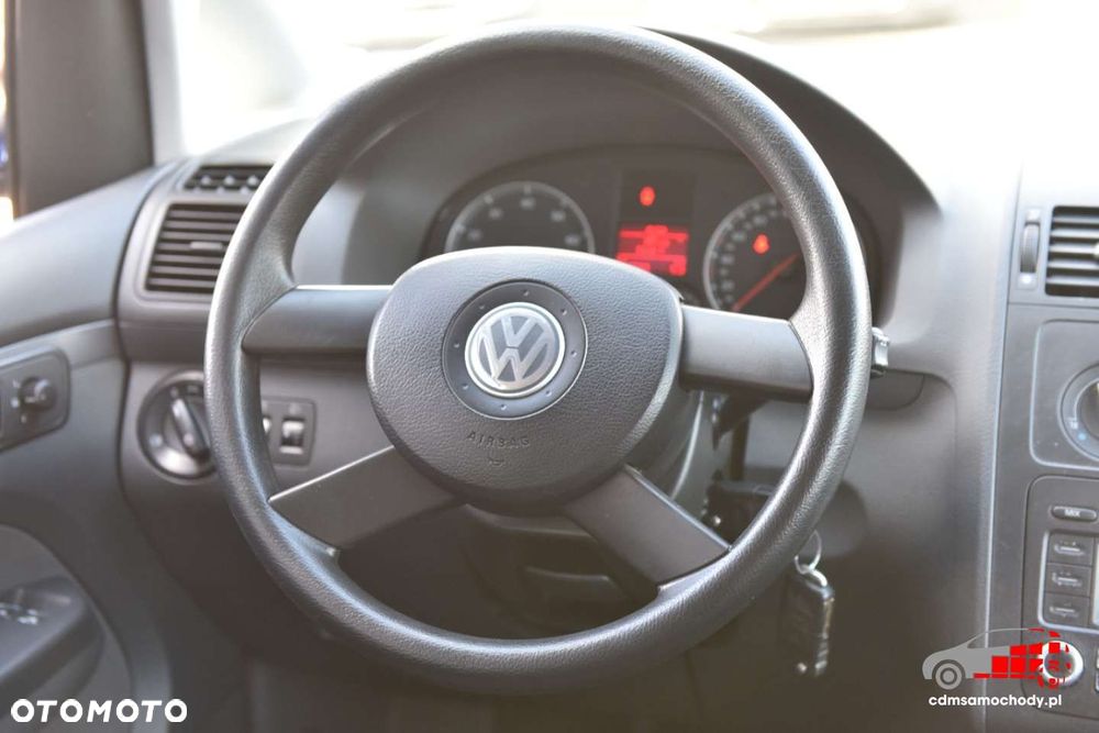 Volkswagen Touran - 25