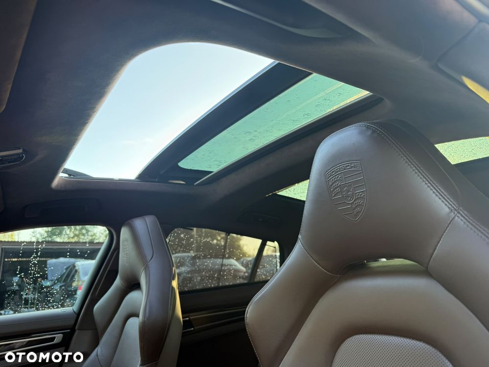 Porsche Panamera 4S - 20