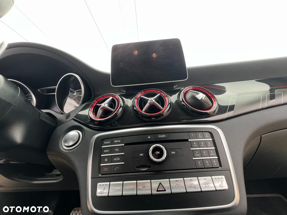 Mercedes-Benz CLA - 15