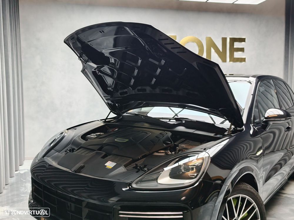 Porsche Cayenne Turbo S E-Hybrid - 28