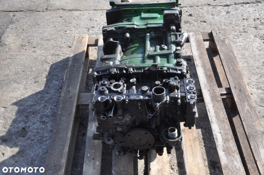 SKRZYNIA BIEGÓW JOHN DEERE NR 80TX067107986 - 2