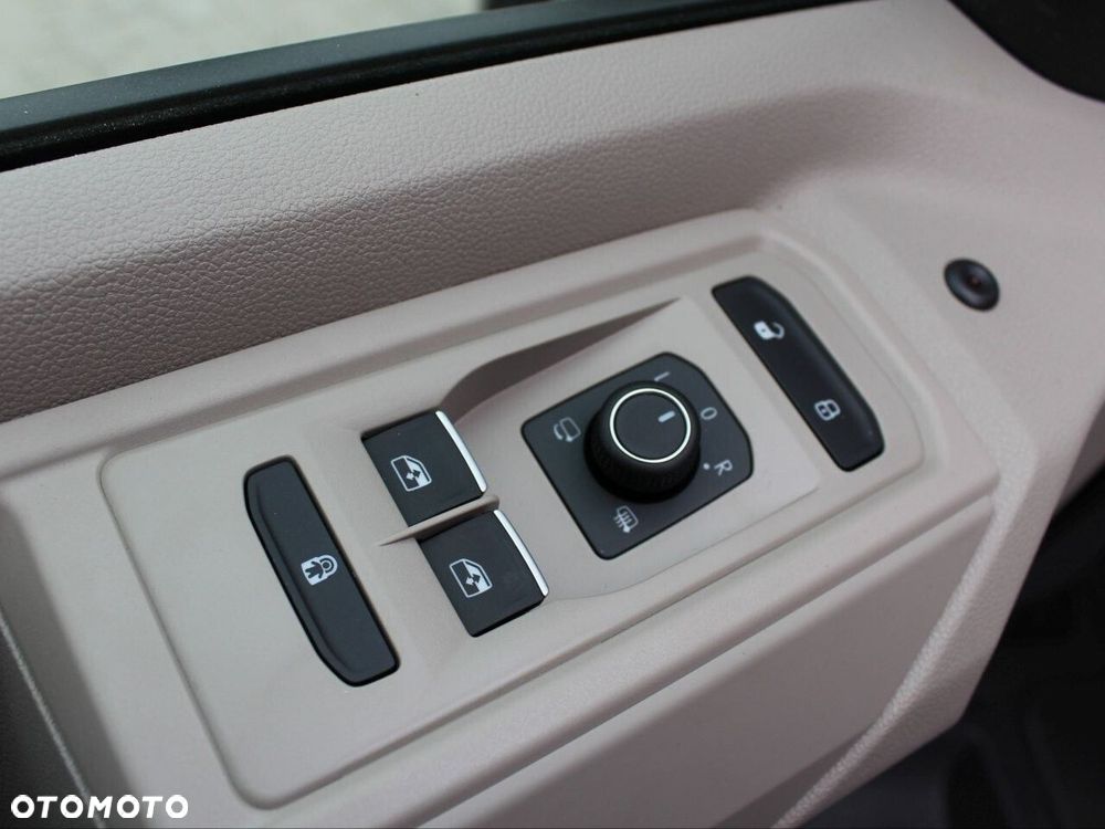 Volkswagen Multivan 2.0 TSI L2 Life DSG - 16